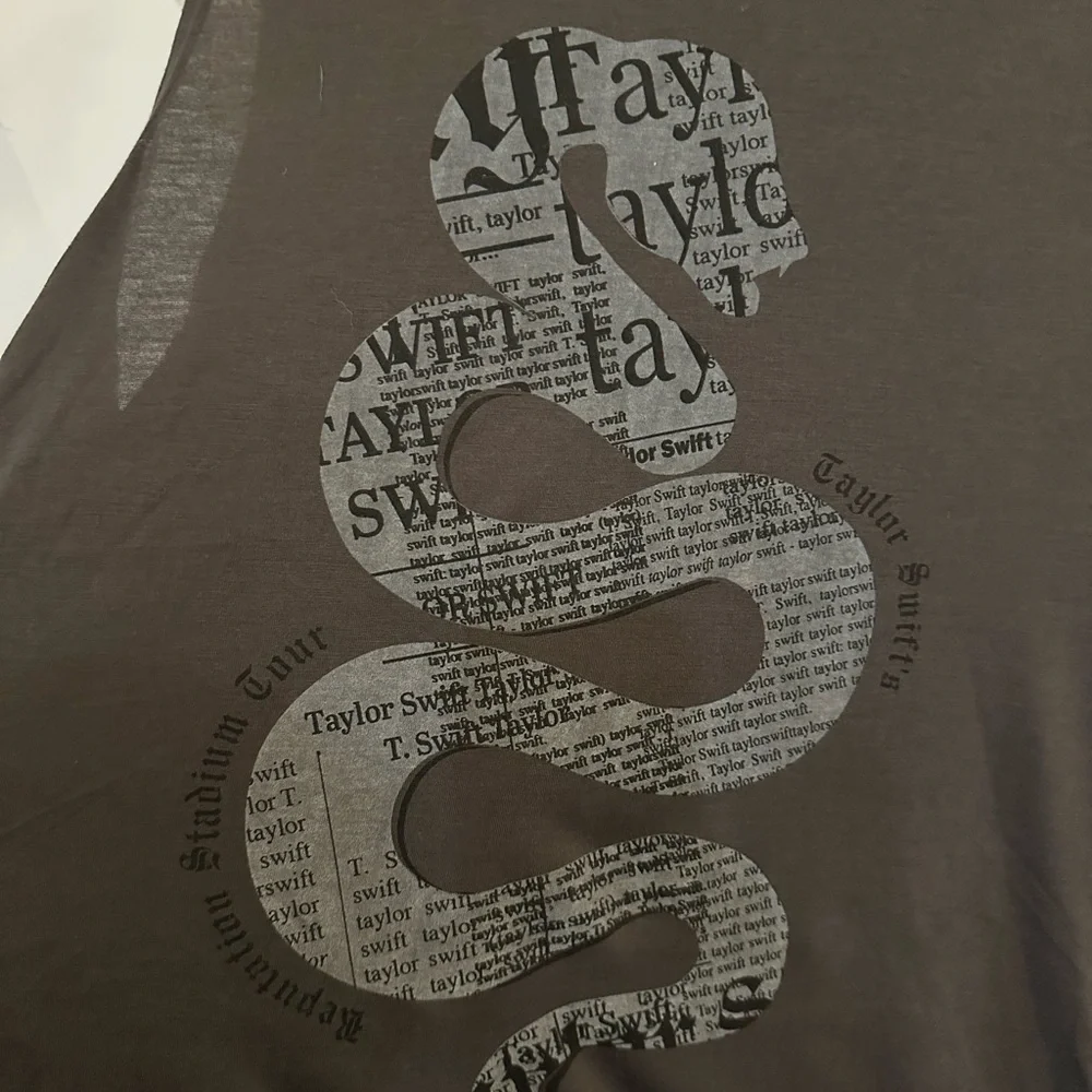 Taylor Swift Reputation Merch - Picture 2 of 4